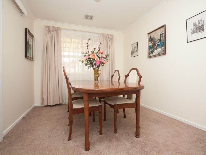 8 Chevalley Loop, Gordon ACT 2906