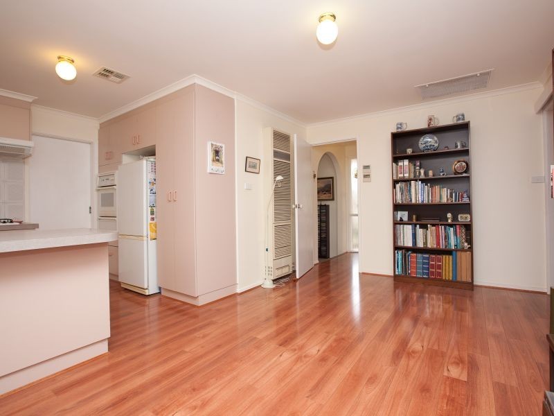 8 Chevalley Loop, Gordon ACT 2906