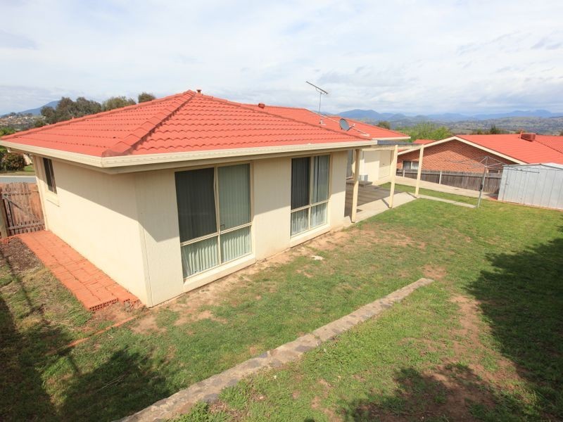 2 Ingham Place, Conder ACT 2906