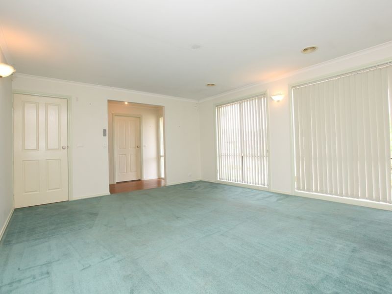 2 Ingham Place, Conder ACT 2906