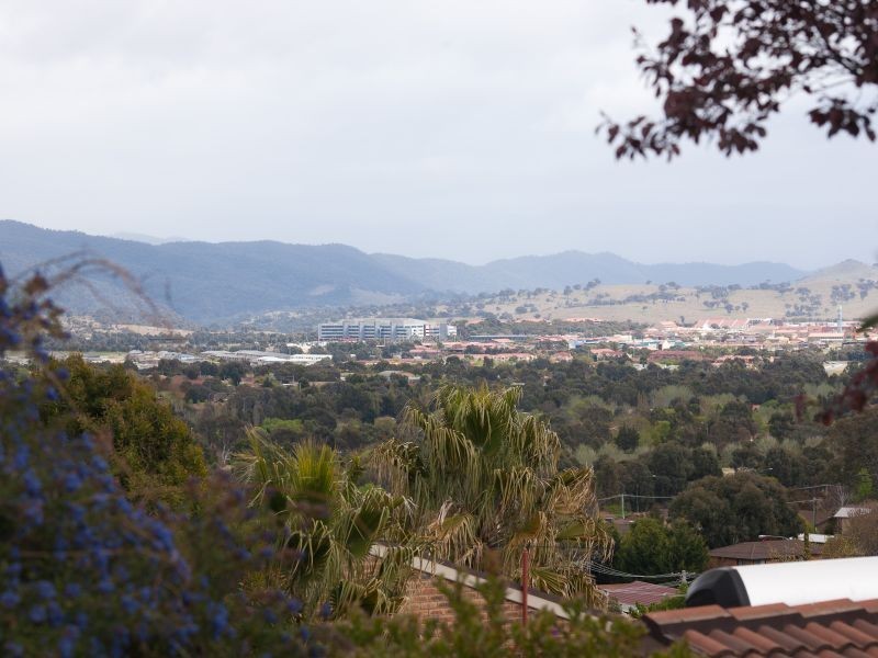 33 Burtt Crescent, Calwell ACT 2905