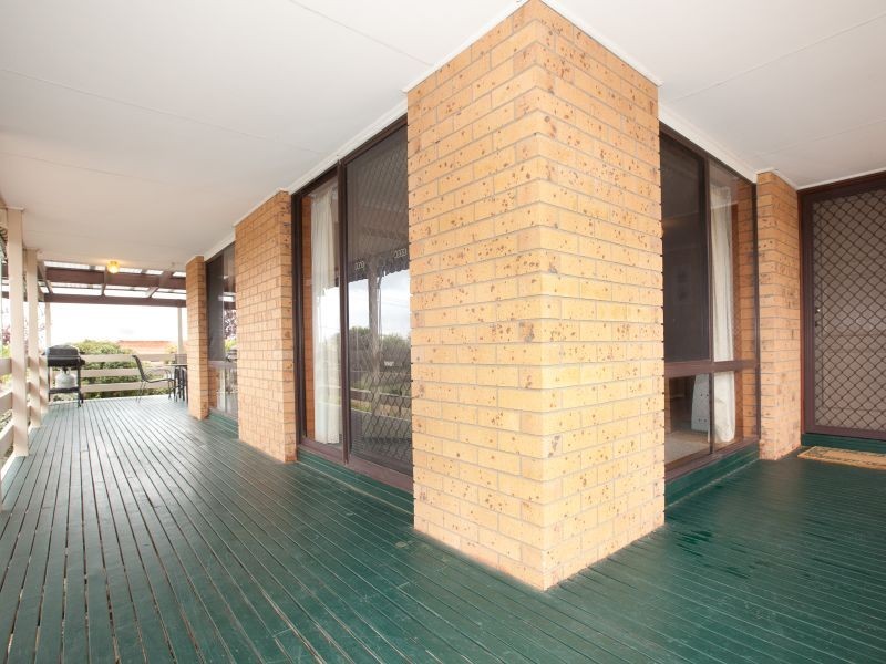 33 Burtt Crescent, Calwell ACT 2905