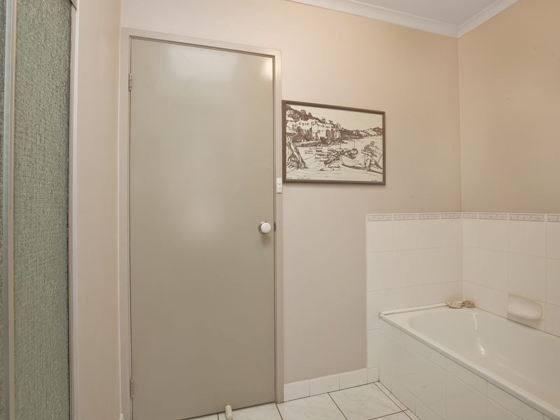 2/11 Charlton Crescent, Gordon ACT 2906