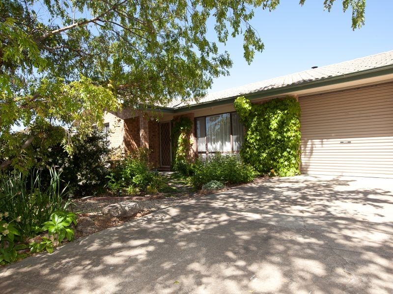 14 Hocking Place, Bonython ACT 2905