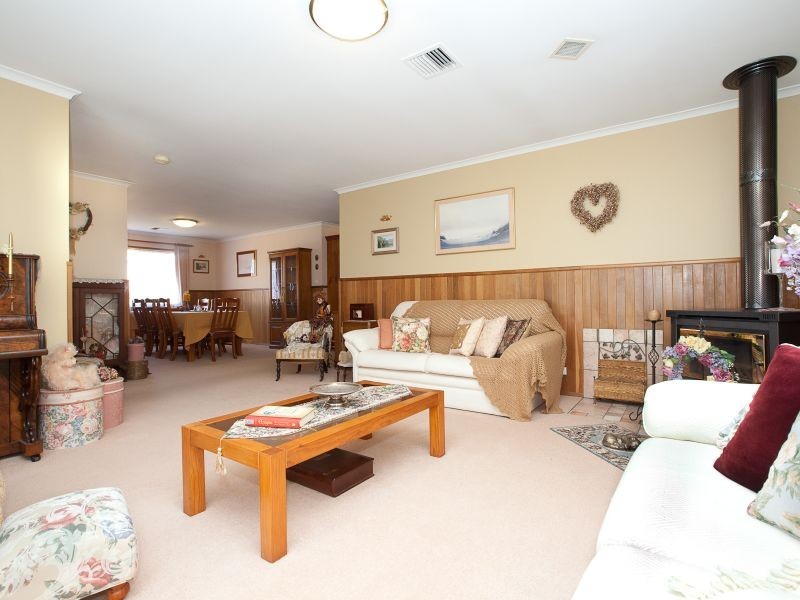 14 Hocking Place, Bonython ACT 2905