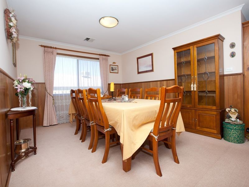 14 Hocking Place, Bonython ACT 2905