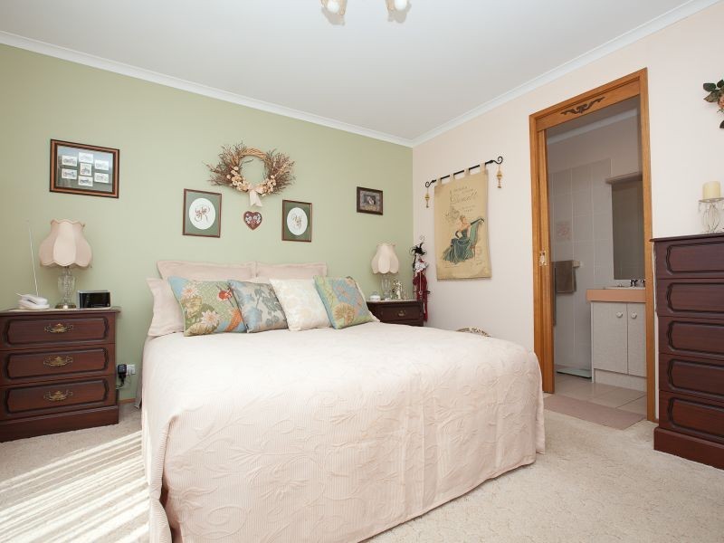 14 Hocking Place, Bonython ACT 2905