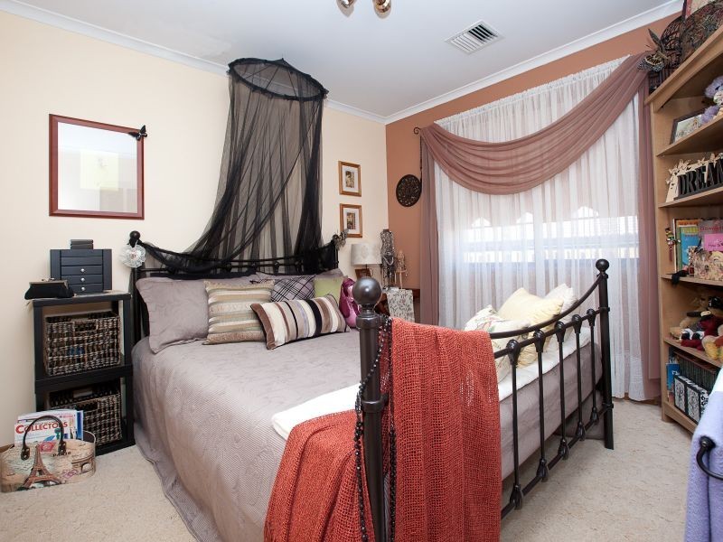 14 Hocking Place, Bonython ACT 2905