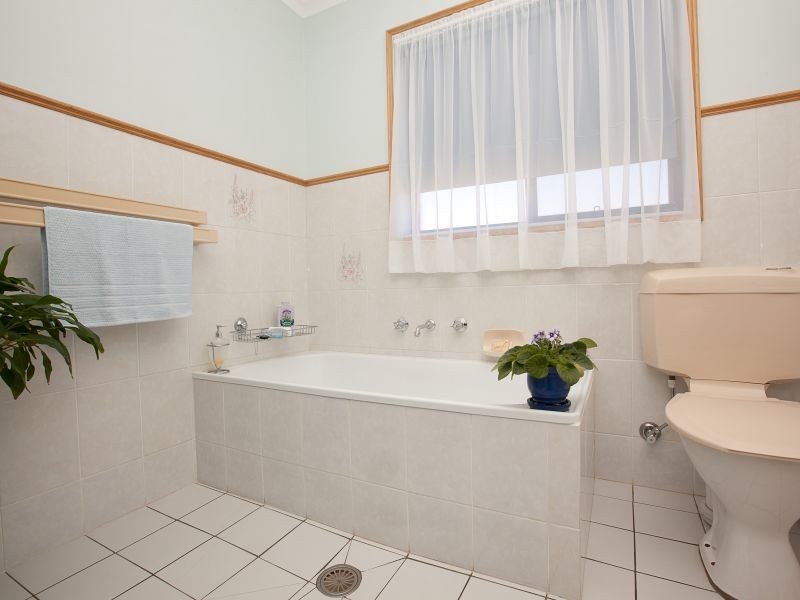 14 Hocking Place, Bonython ACT 2905