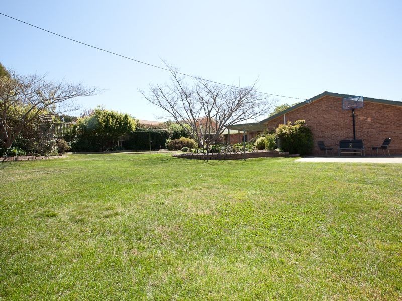 14 Hocking Place, Bonython ACT 2905