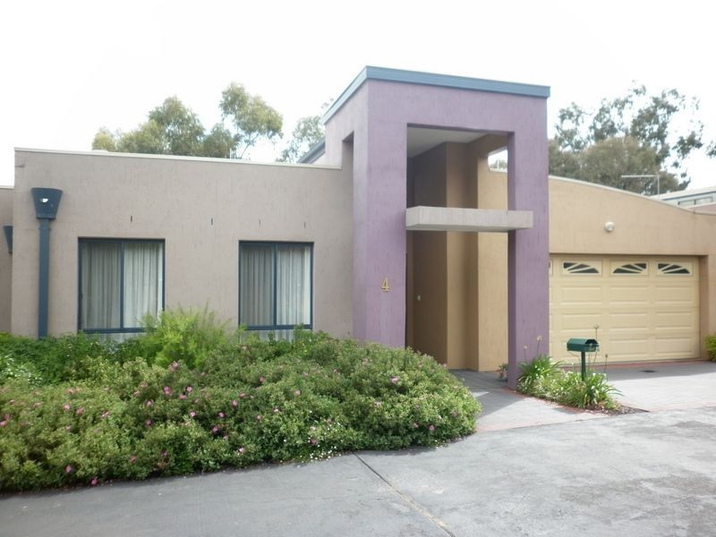 4/113 Mortimer Lewis Drive, Greenway ACT 2900