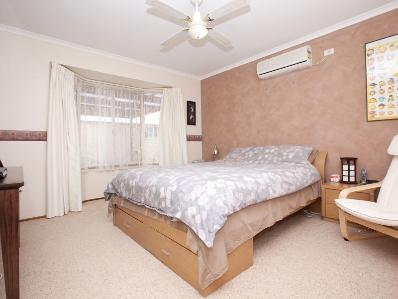 10 Mollee Crescent, Isabella Plains ACT 2905