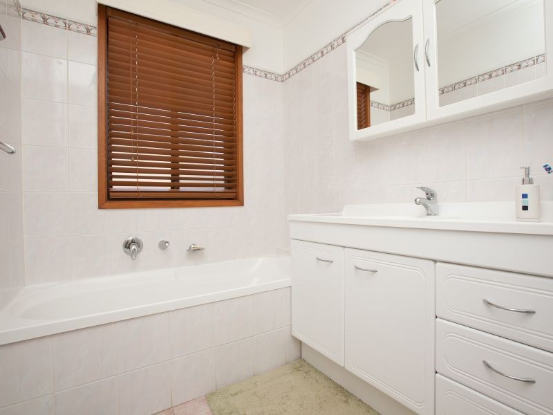 10 Mollee Crescent, Isabella Plains ACT 2905