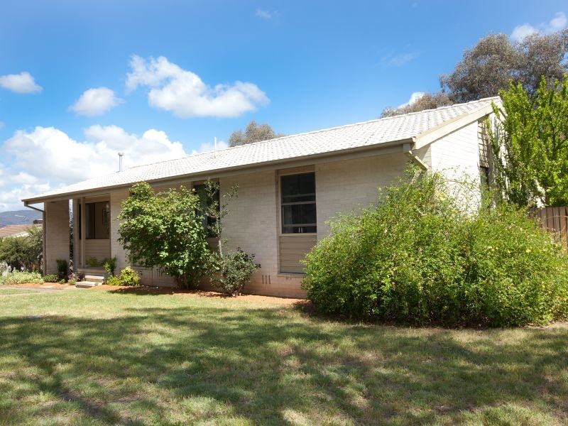 2 Bolton Place, Wanniassa ACT 2903