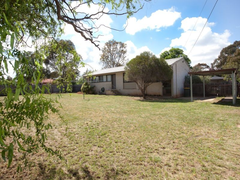 2 Bolton Place, Wanniassa ACT 2903