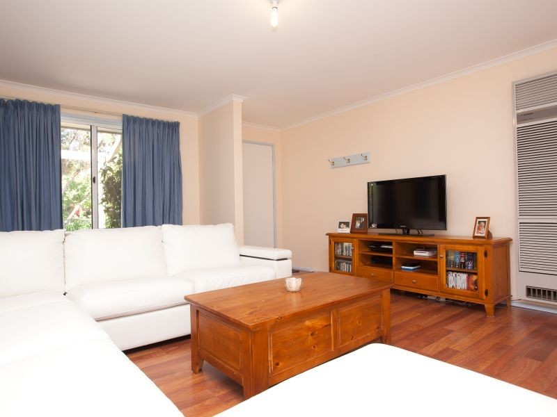 2/9 Ferry Place, Gordon ACT 2906