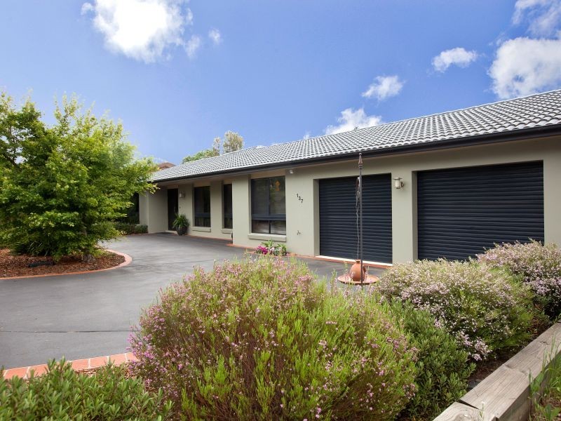 137 Streeton Drive, Stirling ACT 2611