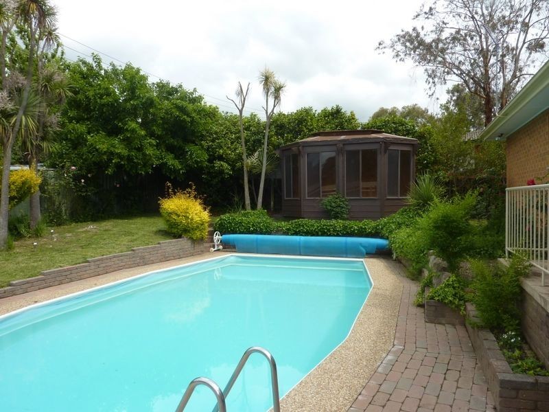 6 Dempster Place, Kambah ACT 2902