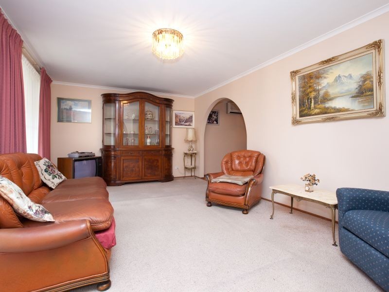 18 Burtt Crescent, Calwell ACT 2905