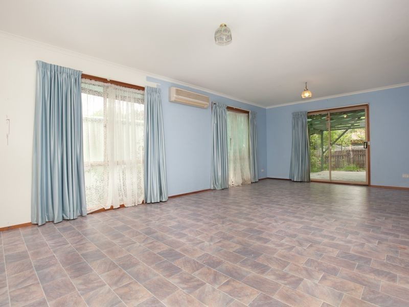 15 Chalker Circuit, Banks ACT 2906