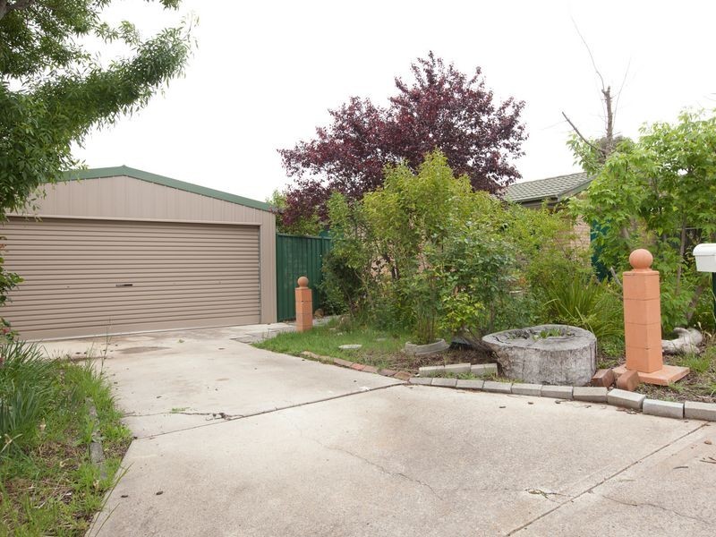 15 Chalker Circuit, Banks ACT 2906