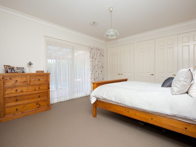 55 Bicentennial Drive, Jerrabomberra NSW 2619