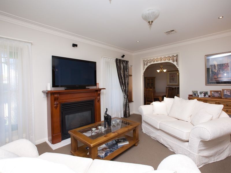 55 Bicentennial Drive, Jerrabomberra NSW 2619