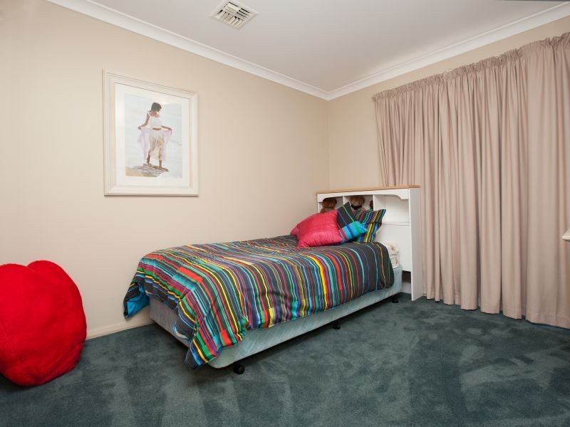 44 Olive Pink Crescent, Banks ACT 2906