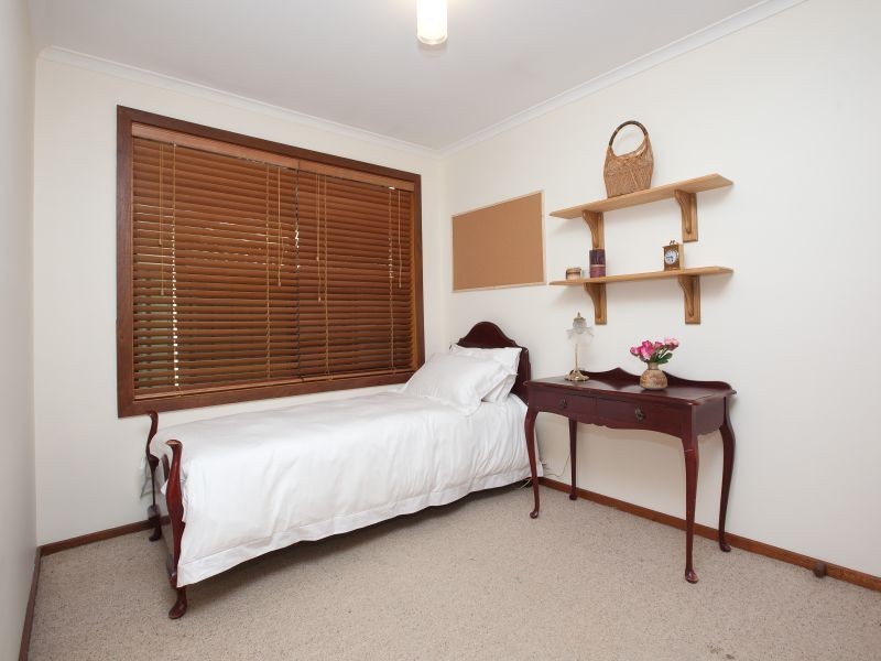 16 Moonbi Crescent, Isabella Plains ACT 2905