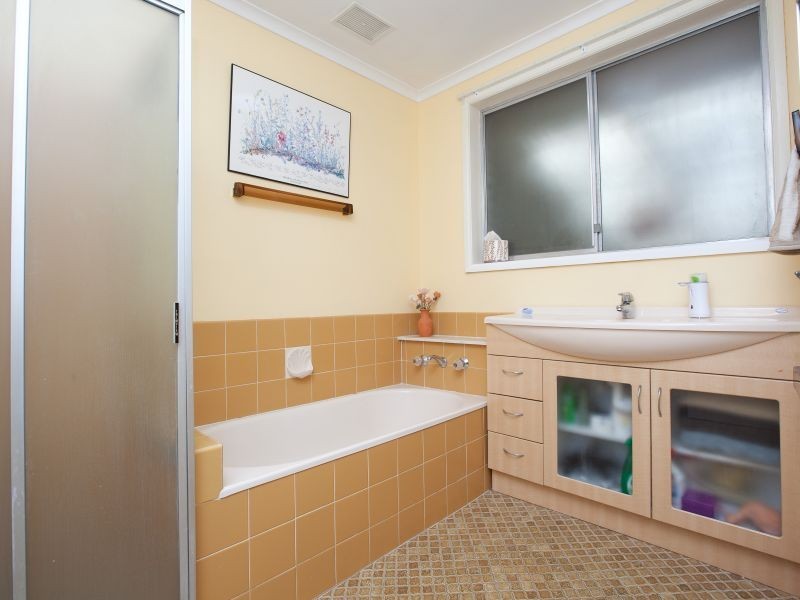 18 Wambaya Crescent, Waramanga ACT 2611