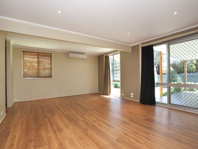 18 Derham Court, Wanniassa ACT 2903