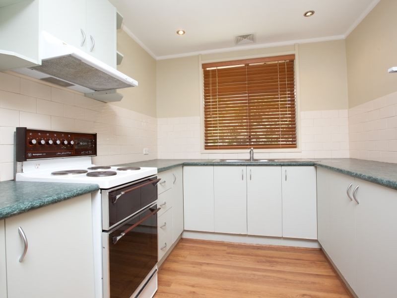 18 Derham Court, Wanniassa ACT 2903