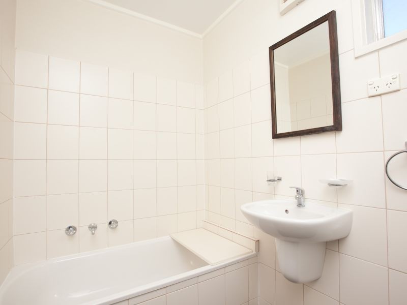 18 Derham Court, Wanniassa ACT 2903