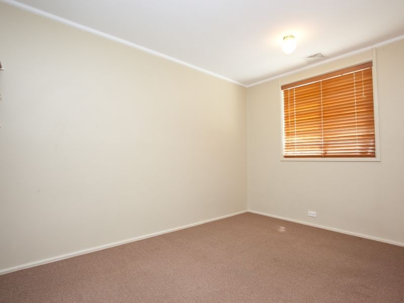 18 Derham Court, Wanniassa ACT 2903
