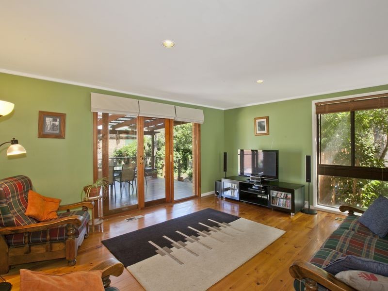 4 Hallett Place, Kambah ACT 2902