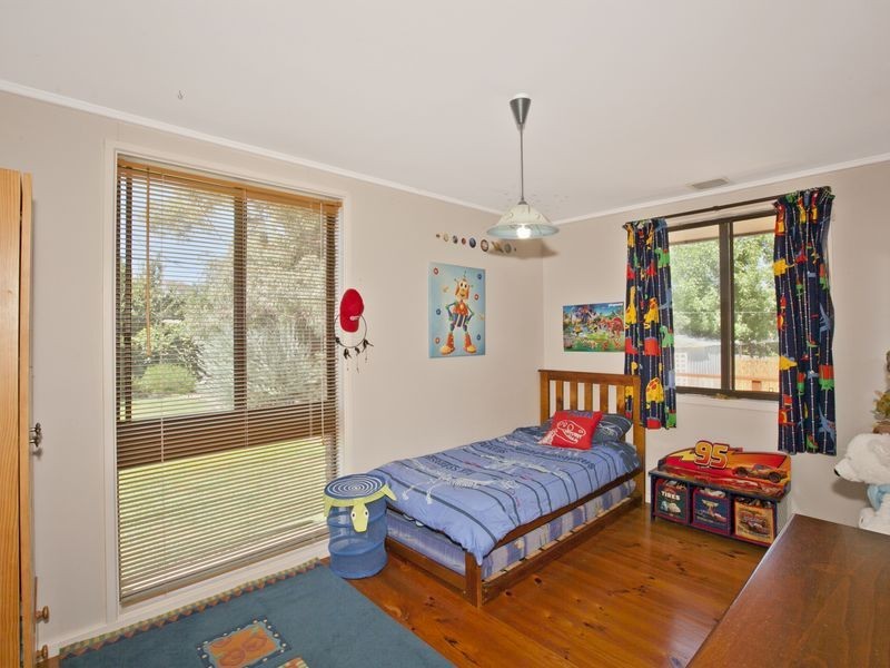 4 Hallett Place, Kambah ACT 2902