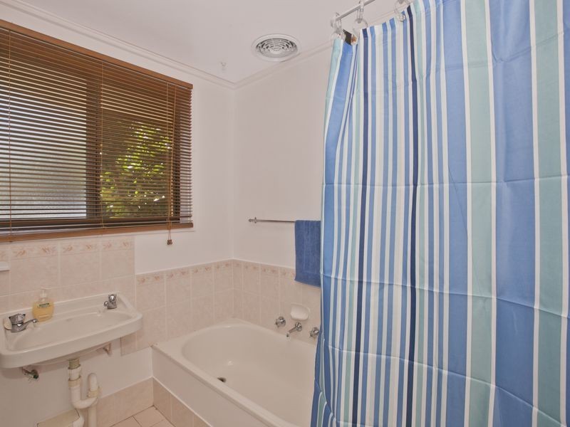 4 Hallett Place, Kambah ACT 2902