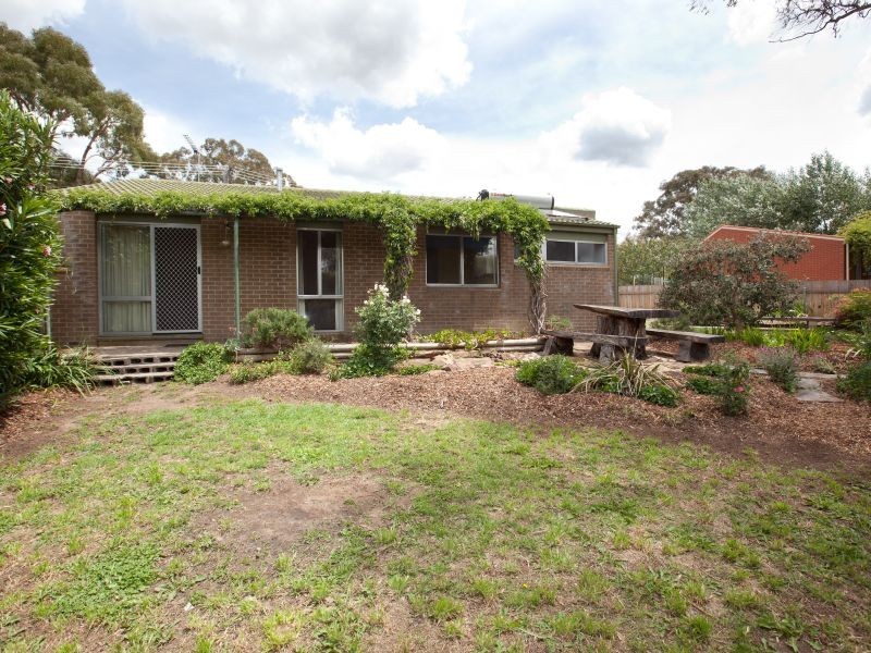 2 Hopwood Place, Kambah ACT 2902