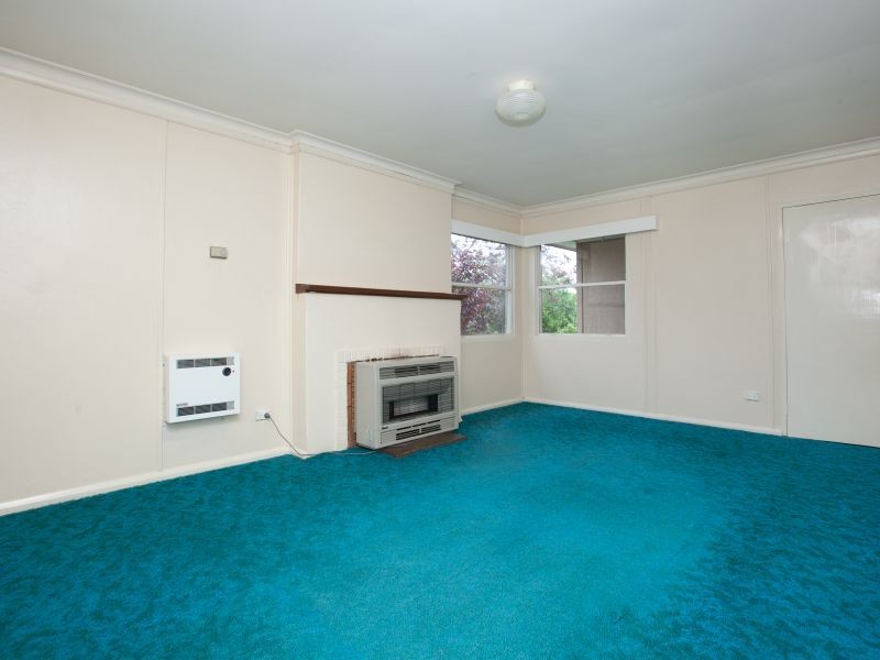 21 Gormanston Crescent, Deakin ACT 2600