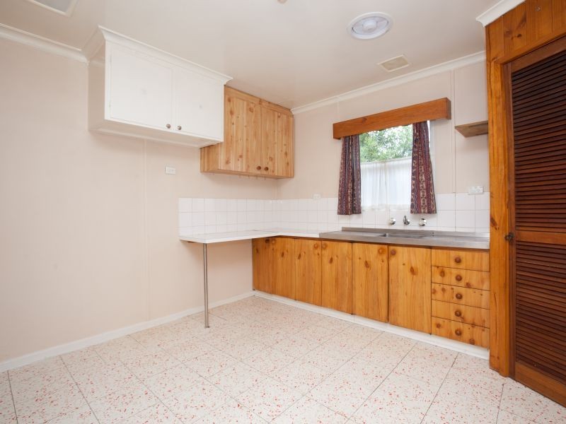 21 Gormanston Crescent, Deakin ACT 2600