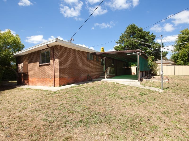 8 Paech Place, Kambah ACT 2902