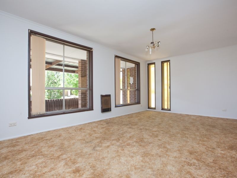 8 Paech Place, Kambah ACT 2902