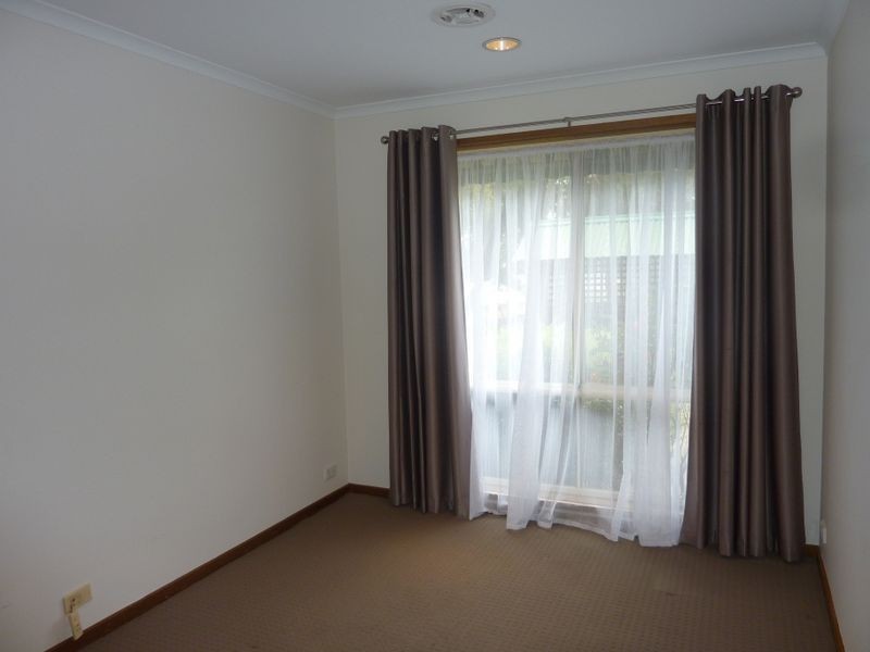 8A Kayzer Place, Monash ACT 2904