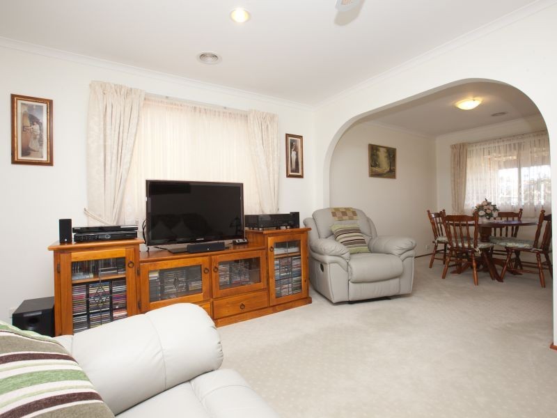 12 Freda Gibson Circuit, Theodore ACT 2905