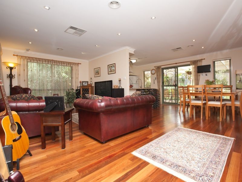 14 Morley Way, Jerrabomberra NSW 2619