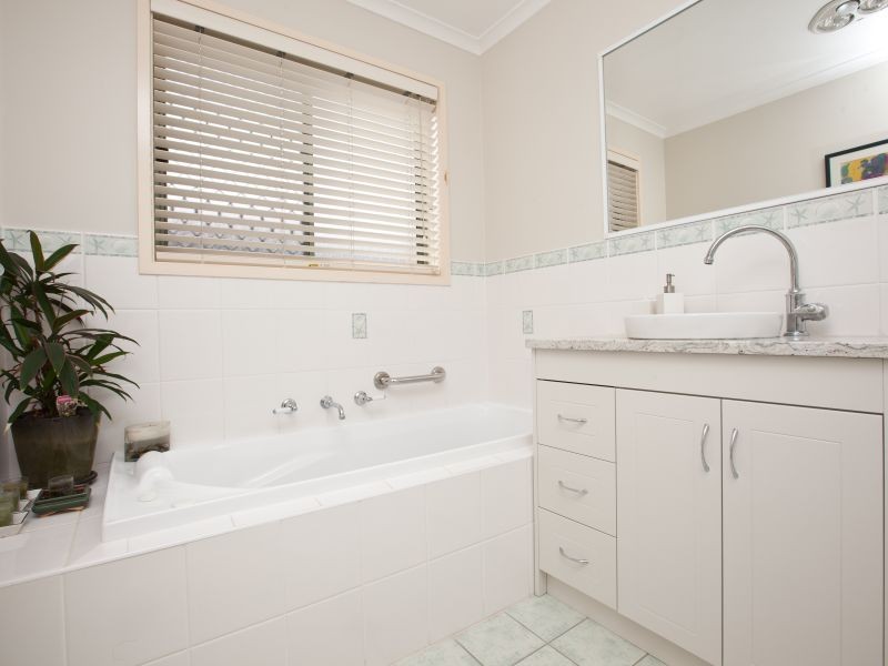 14 Morley Way, Jerrabomberra NSW 2619