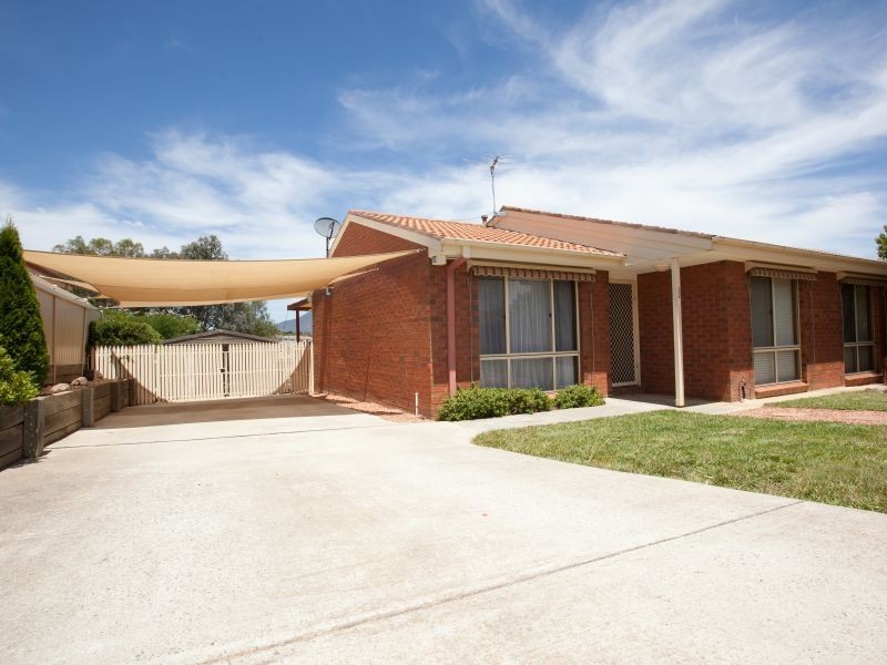 32 Tregellas Crescent, Banks ACT 2906