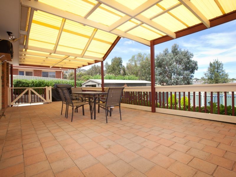 32 Tregellas Crescent, Banks ACT 2906