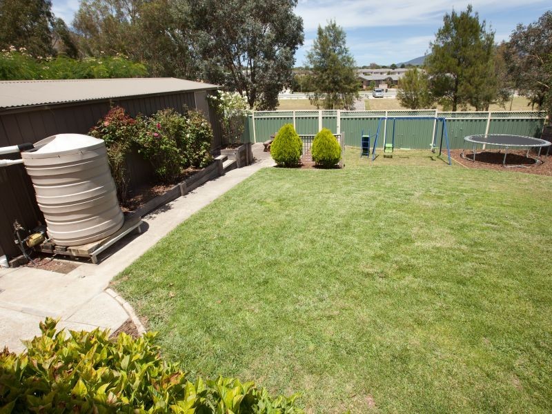 32 Tregellas Crescent, Banks ACT 2906