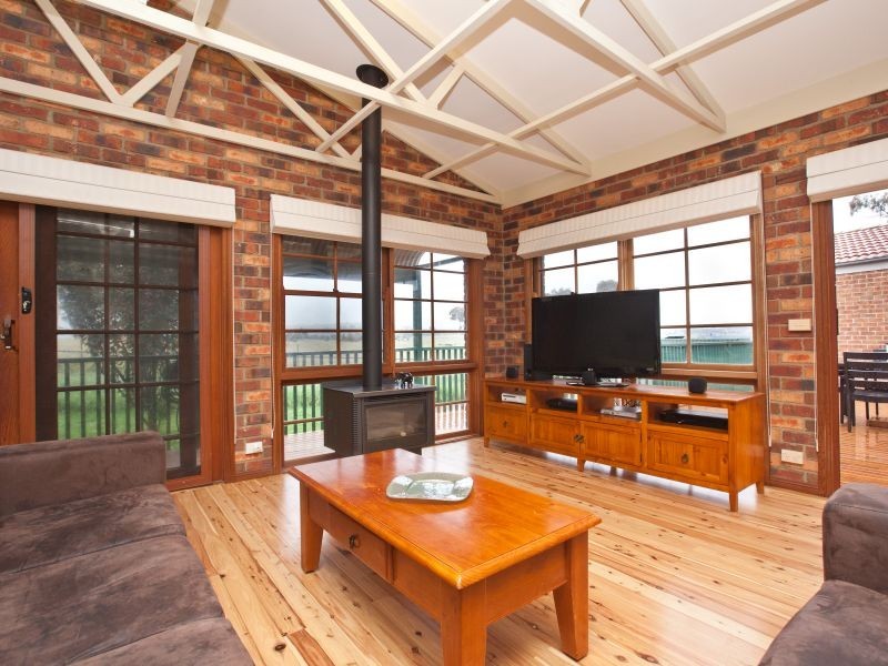 12 Charlton Crescent, Gordon ACT 2906